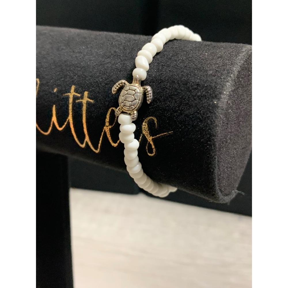 White Seed Bead Sea Turtle Stretch Bracelet Silver Tone Coastal Beach Jewelry